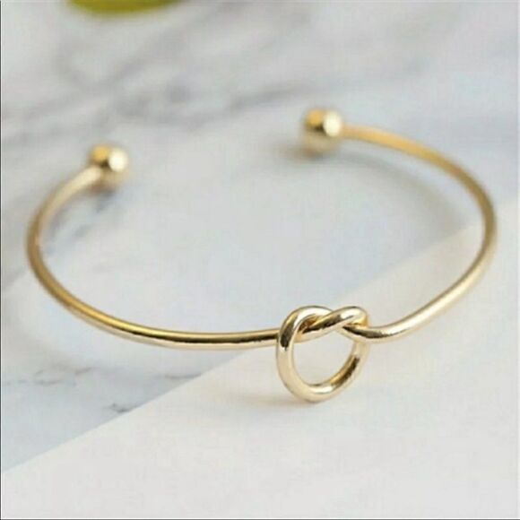 $5/25 KNOT GOLD CUFF - Picture 3 of 6